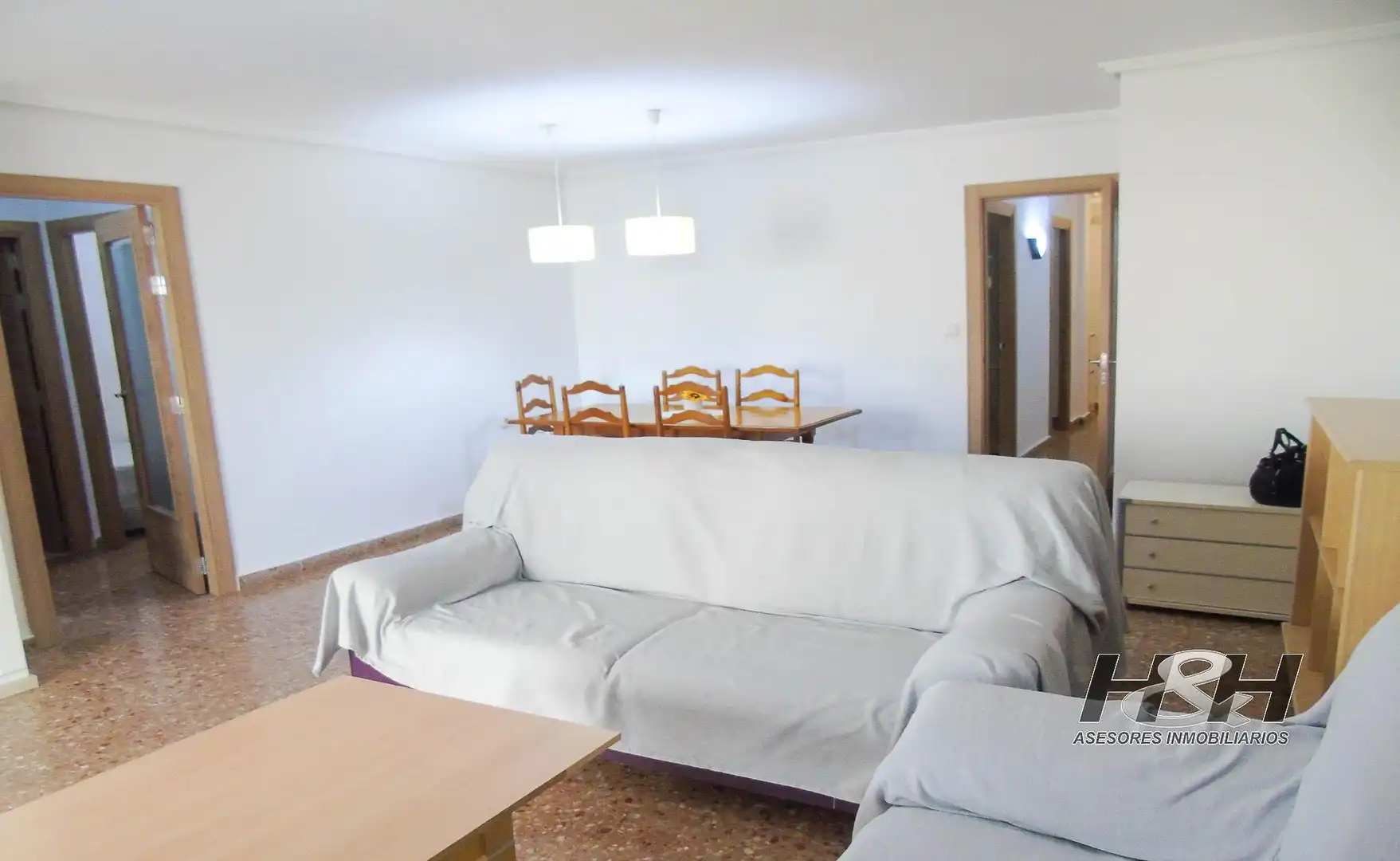 Sala d'estar de Pis de lloguer en Valencia amb Terrassa, Traster i Balcó