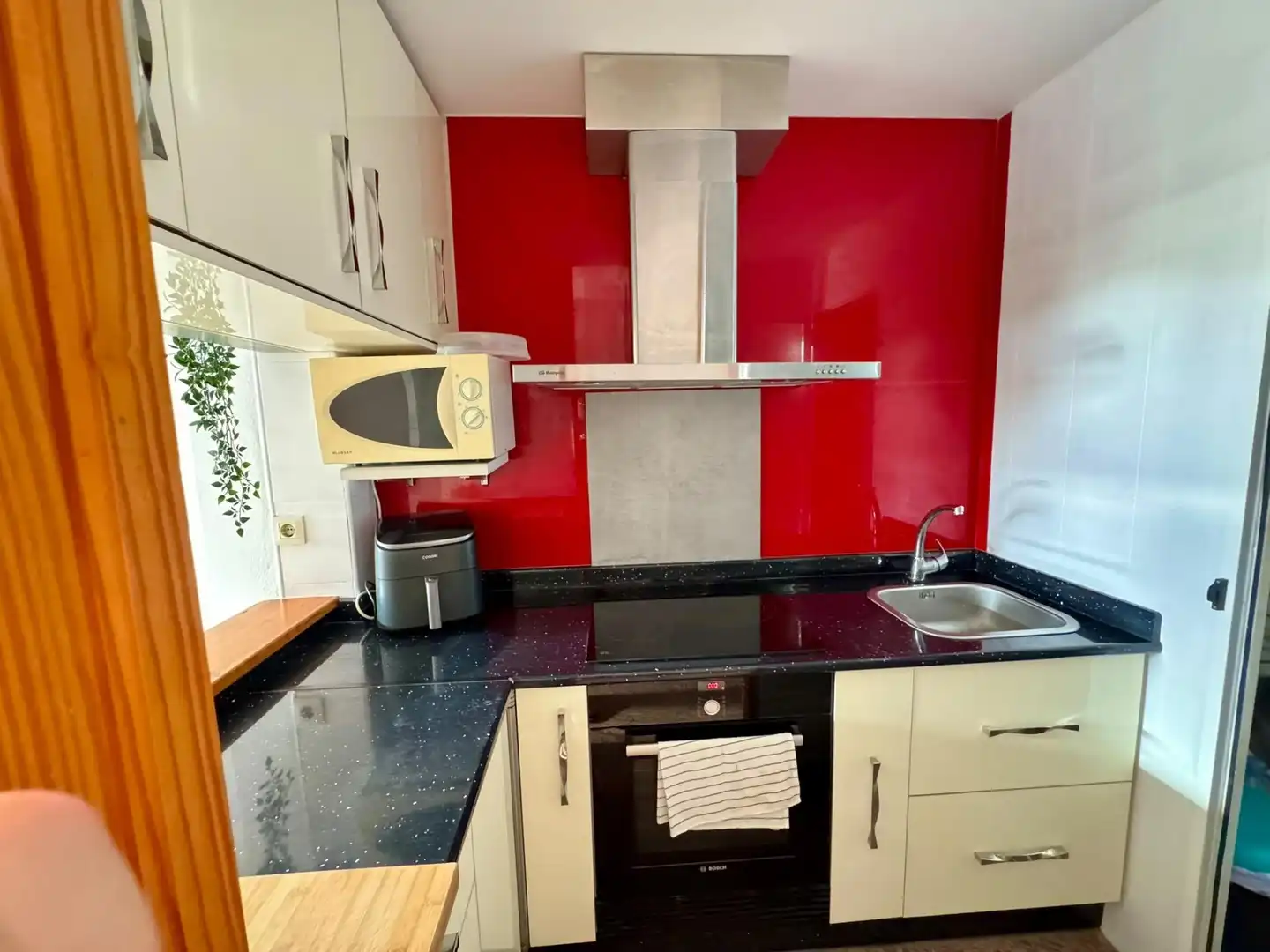 Cocina de Apartamento de alquiler en Elche / Elx con Aire acondicionado, Terraza y Amueblado