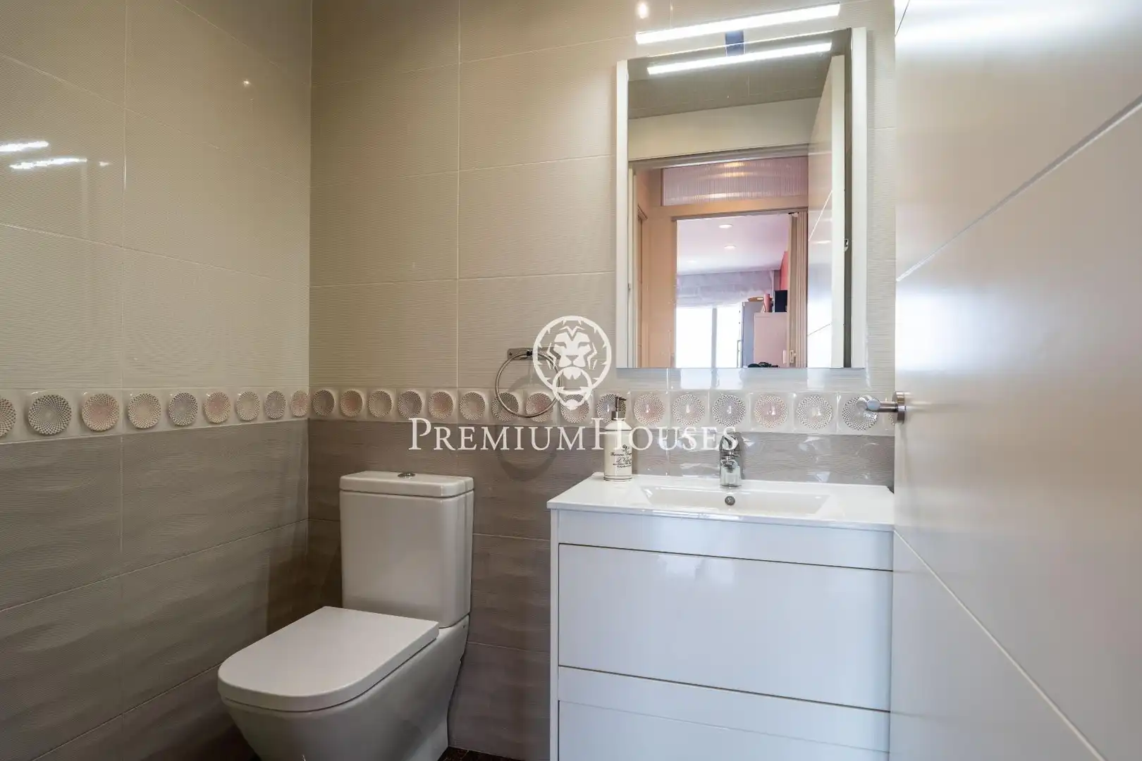 Bany de Casa o xalet en venda en Tarragona amb Jardí privat, Terrassa i Traster