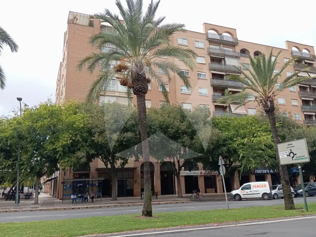 Aparcament en venda a Avenida Sinforiano Madroñero