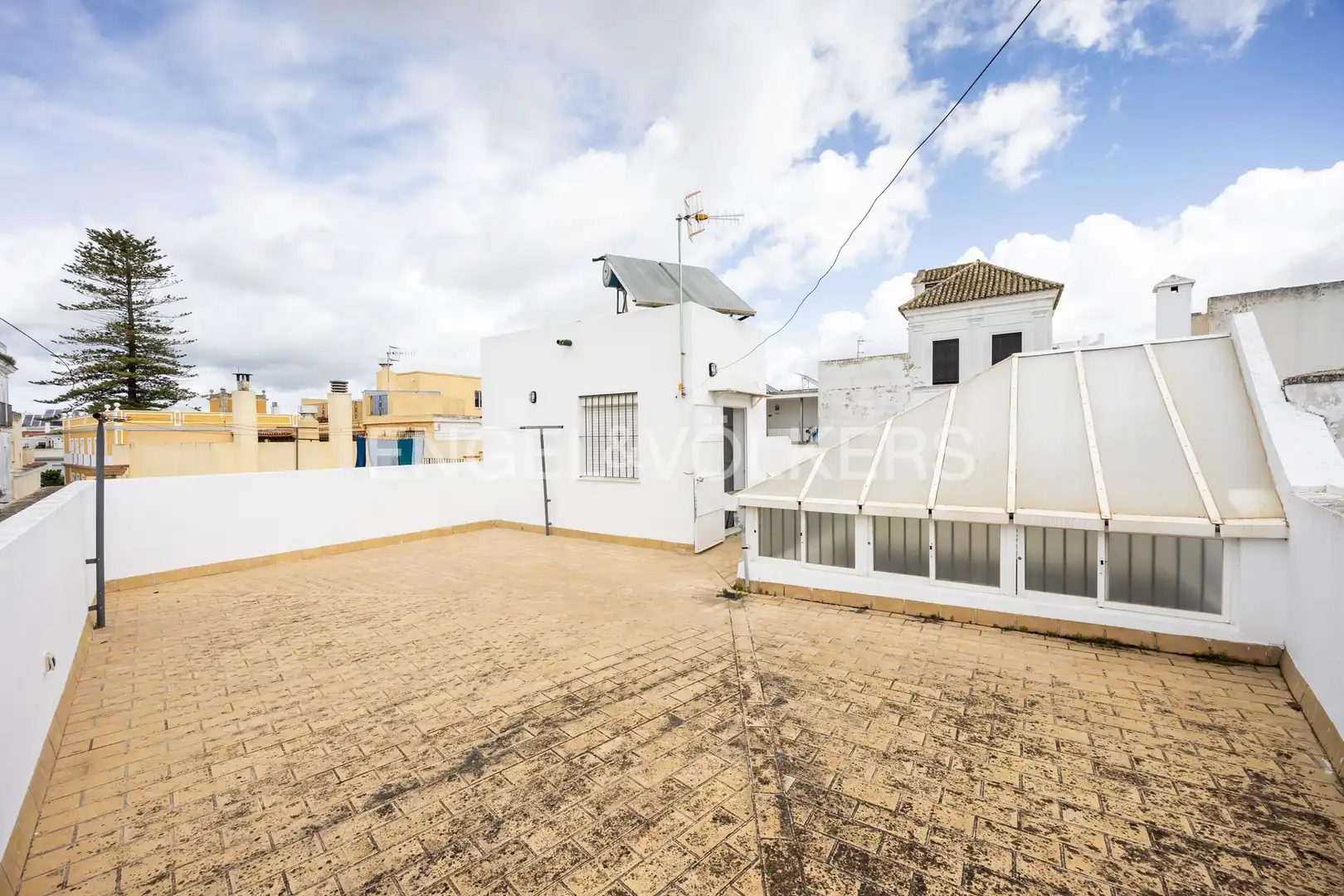 Exterior view of Houses for sale in Sanlúcar de Barrameda  with Air Conditioner, Heating and Private garden