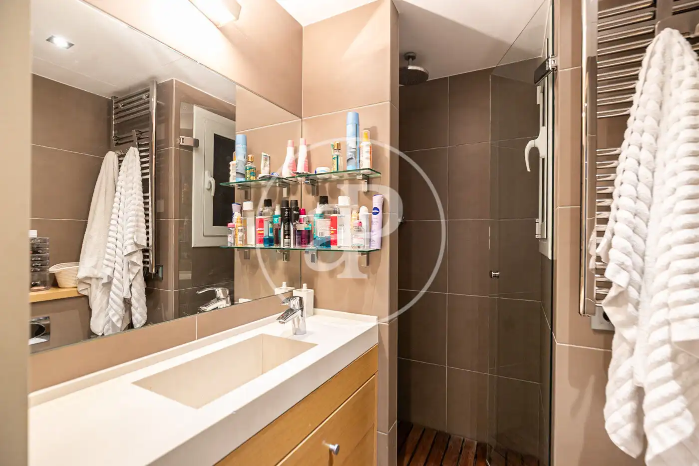 Bathroom of Flat for sale in Barcelona  with Air Conditioner, Heating and Terrace