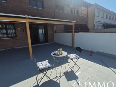 Casa aparellada en venda a Carrer de Lluís Millet