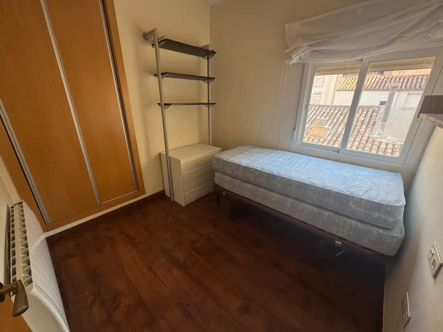 Habitación de Piso de alquiler en Jaén con Aire acondicionado, Calefacción y Amueblado