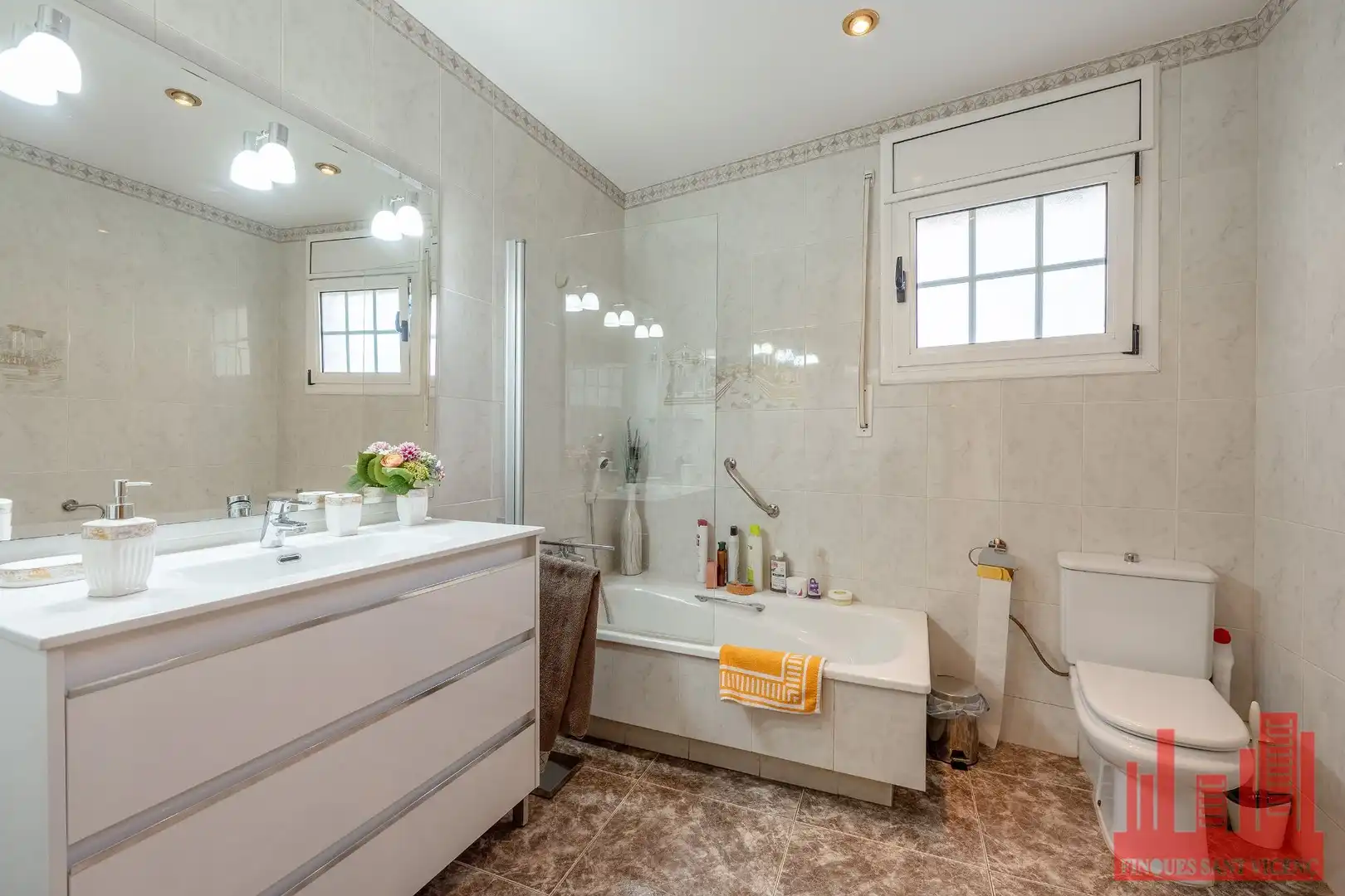 Baño de Casa o chalet en venta en Sant Vicenç Dels Horts con Aire acondicionado, Calefacción y Terraza