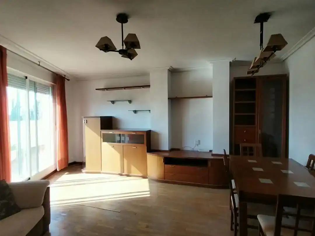 Sala de estar de Ático en venta en Cistérniga con Parquet y Trastero