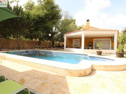 Swimming pool of House or chalet for sale in Alicante / Alacant  with Air Conditioner and Swimming Pool
