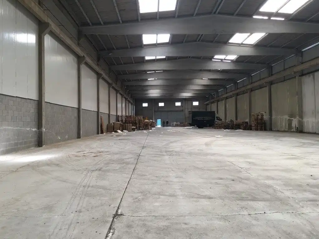 Nau industrial de lloguer a Oseiro