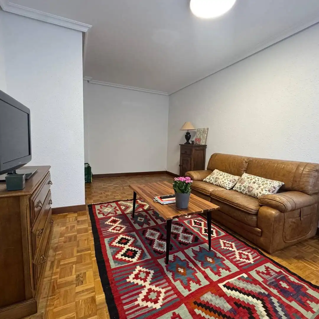 Sala de estar de Piso en venta en Irura con Calefacción y Amueblado