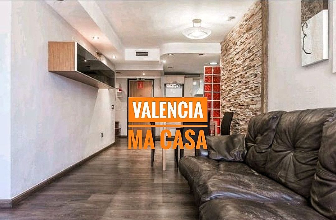 Habitación de Piso de alquiler en  Valencia Capital con Aire acondicionado, Calefacción y Amueblado