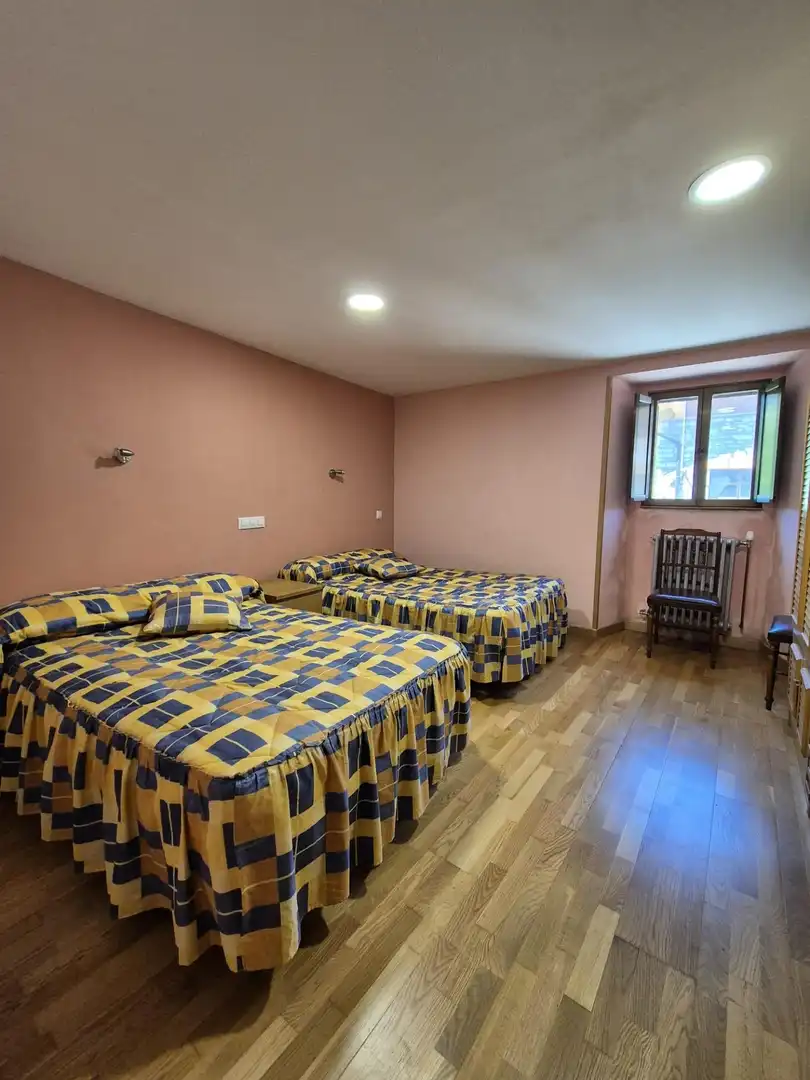 Habitación de Casa adosada en venta en Valle de Mena con Calefacción, Amueblado y Balcón