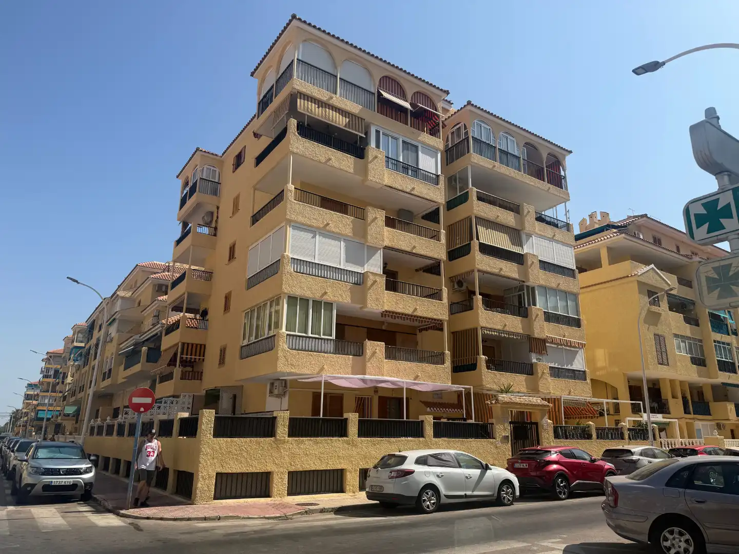 Exterior view of Flat for sale in Torrevieja  with Terrace, Furnished and Oven