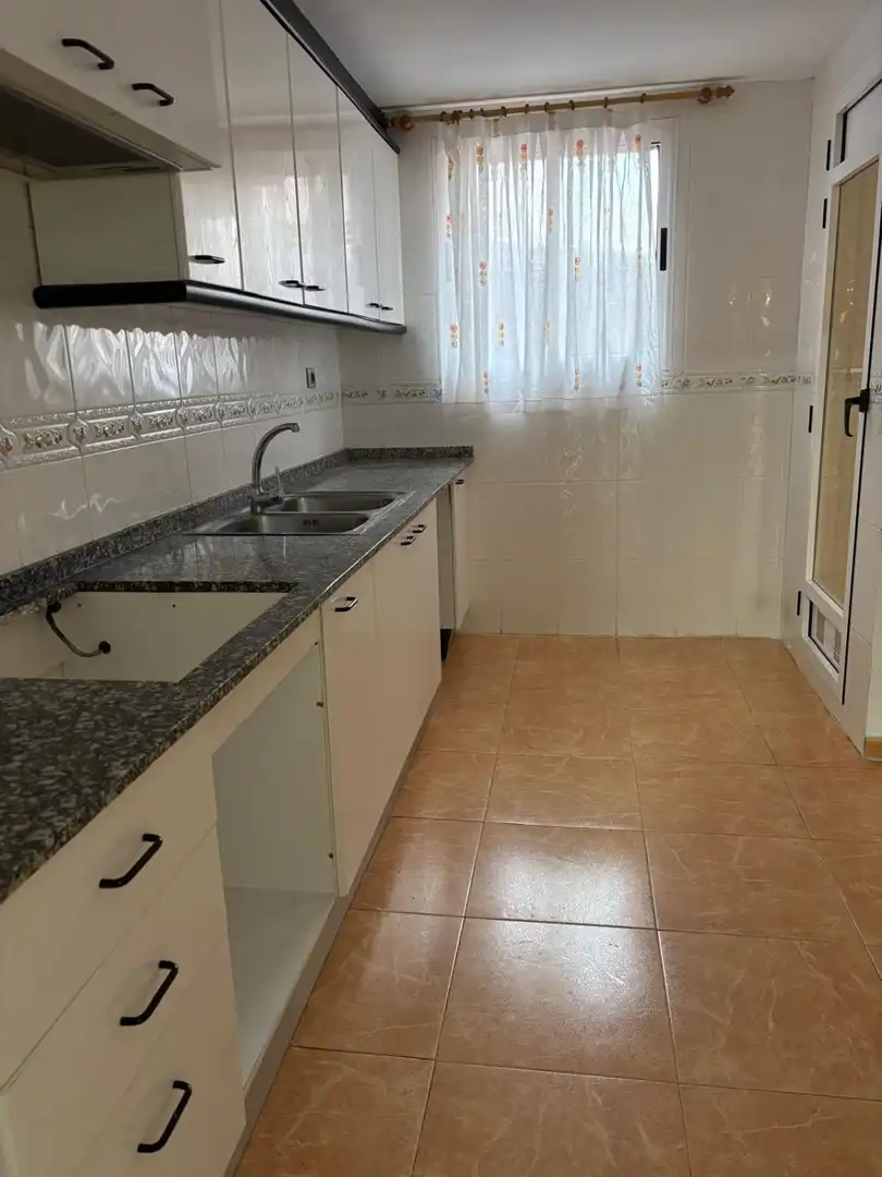 Piso con terraza en venta en Polo de Bernabé, imagen 3