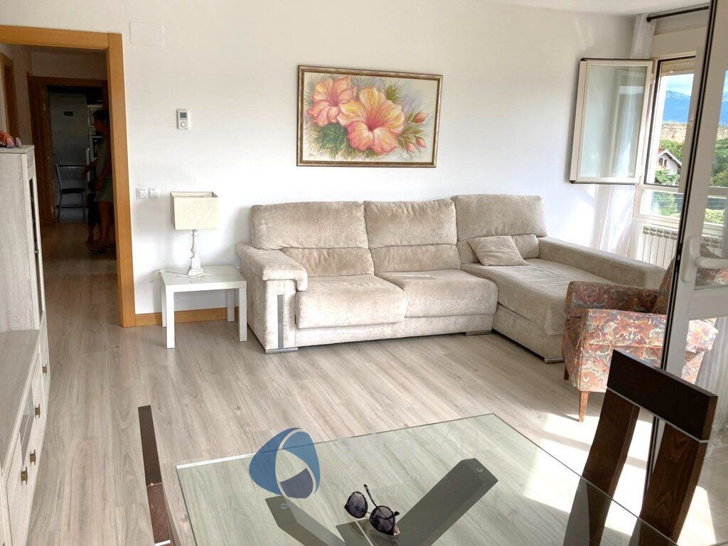 Sala d'estar de Pis en venda en Cenicero amb Calefacció, Terrassa i Traster