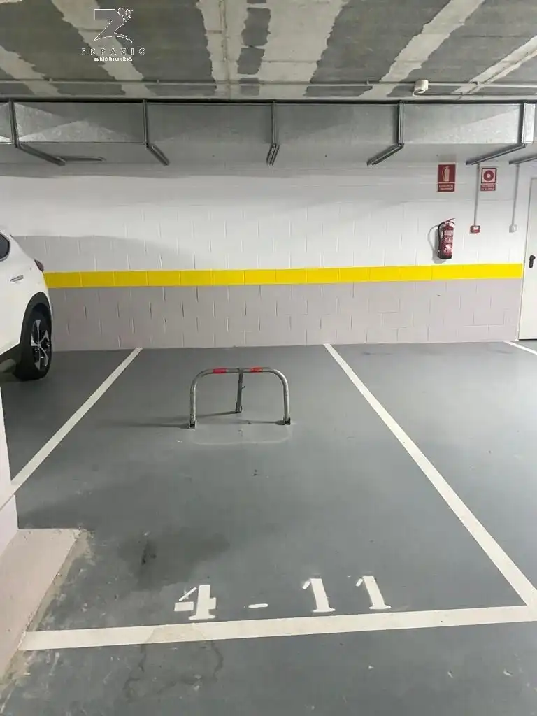 Parkplatz von Garage zum Verkauf in Santander