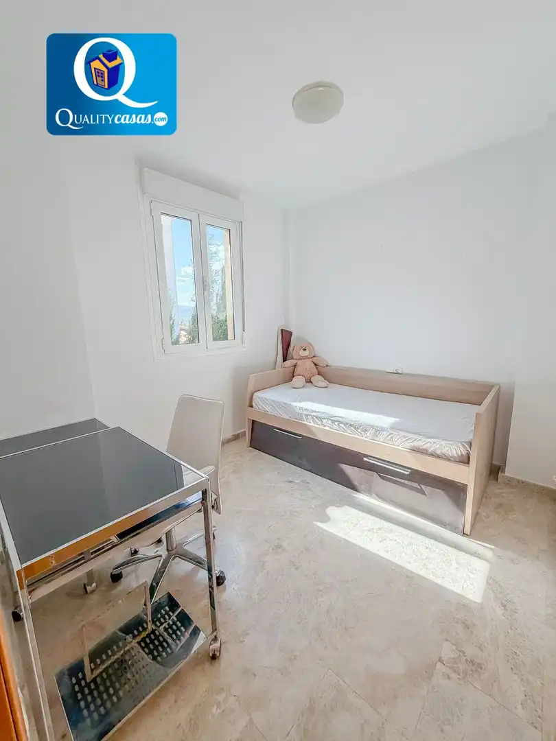 Habitación de Dúplex en venta en Mutxamel con Aire acondicionado, Terraza y Piscina comunitaria