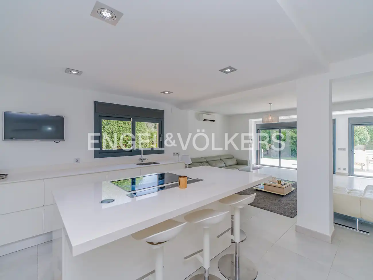Cocina de Casa o chalet en venta en El Campello con Aire acondicionado, Calefacción y Jardín privado