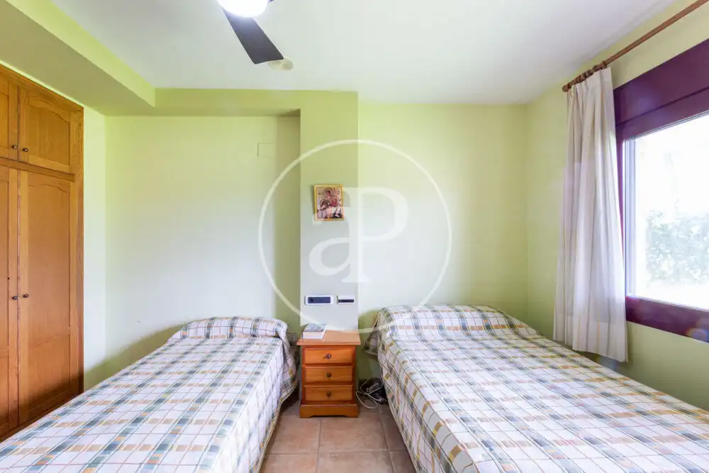 Habitación de Casa o chalet en venta en Sagunto / Sagunt con Aire acondicionado, Calefacción y Jardín privado