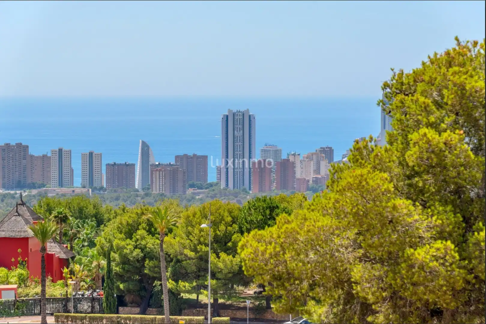 Flat with terrace for sale in Golf Bahía, imagen 4