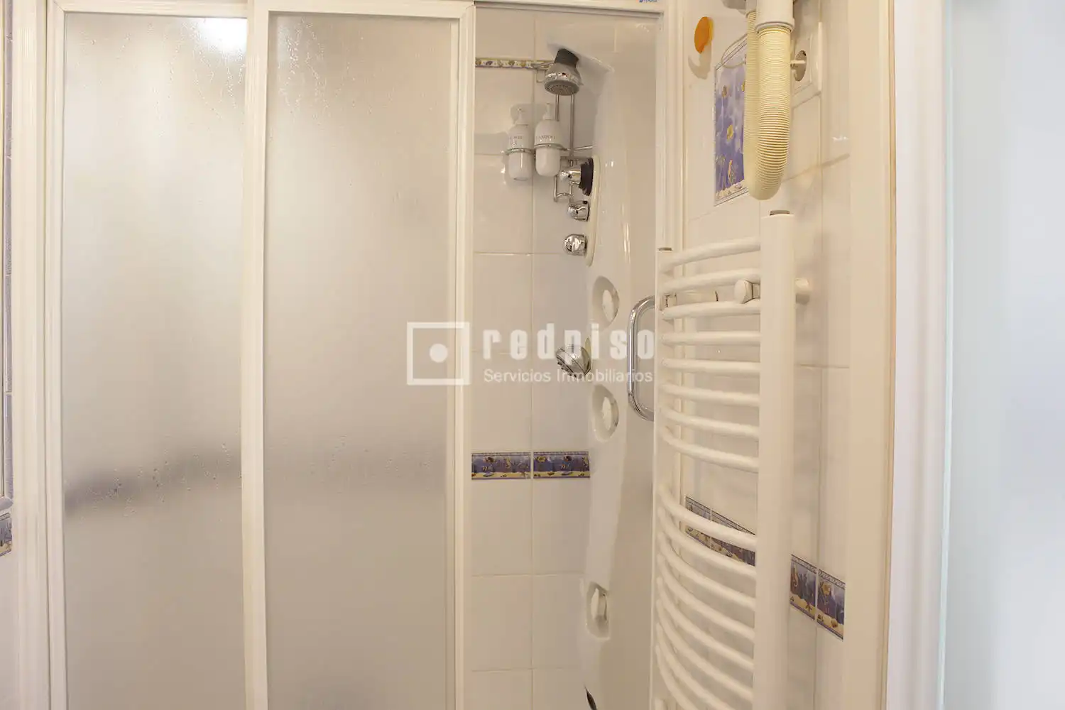 Bany de Casa o xalet de lloguer en Madrid amb Aire condicionat, Calefacció i Jardí privat