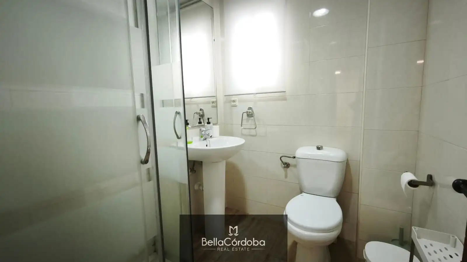 Bathroom of Flat for rent in Córdoba  with Air Conditioner, Heating and Terrace