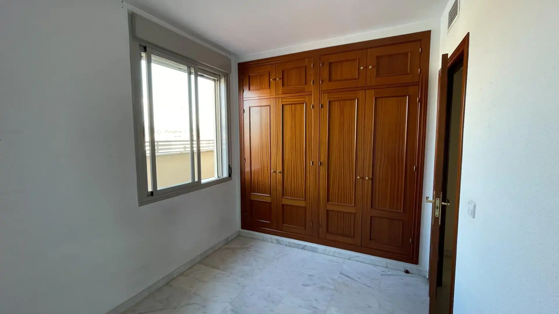 Schlafzimmer von Wohnung zum Verkauf in Córdoba mit Klimaanlage und Terrasse