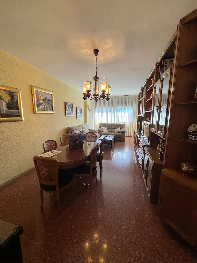 Sala d'estar de Pis en venda en Badalona amb Moblat, Forn i Balcó
