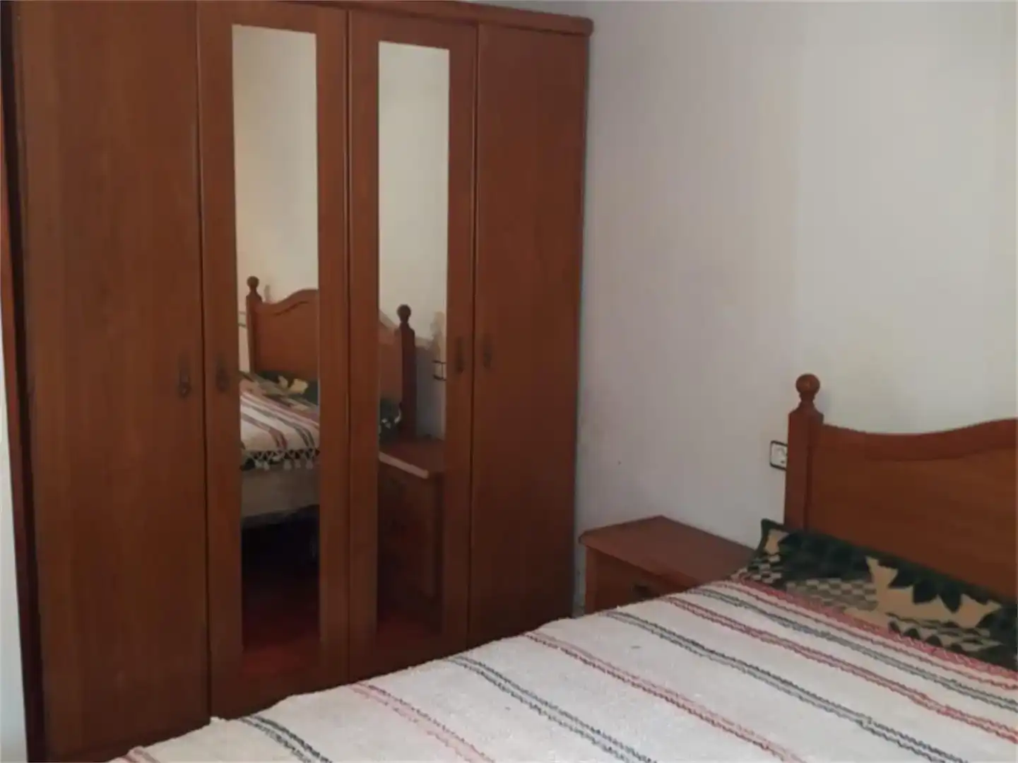 Dormitori de Casa adosada en venda en Ribeira de Piquín amb Jardí privat, Parquet i Moblat