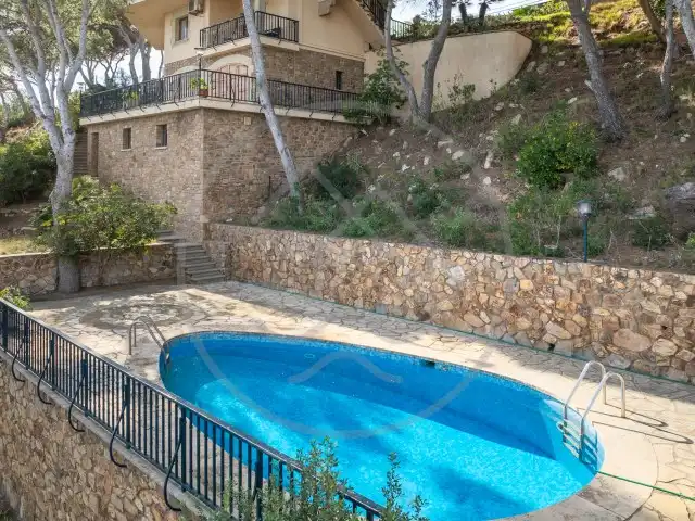Schwimmbecken von Haus oder Chalet zum Verkauf in Palafrugell mit Klimaanlage, Heizung und Privatgarten