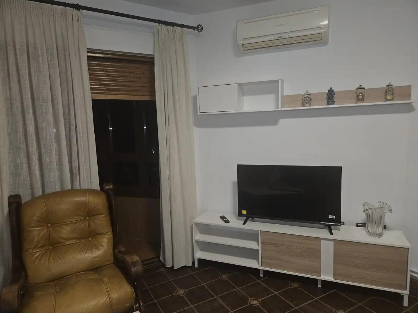 Living room of Flat for rent in Ciudad Real  with Air Conditioner, Heating and Furnished