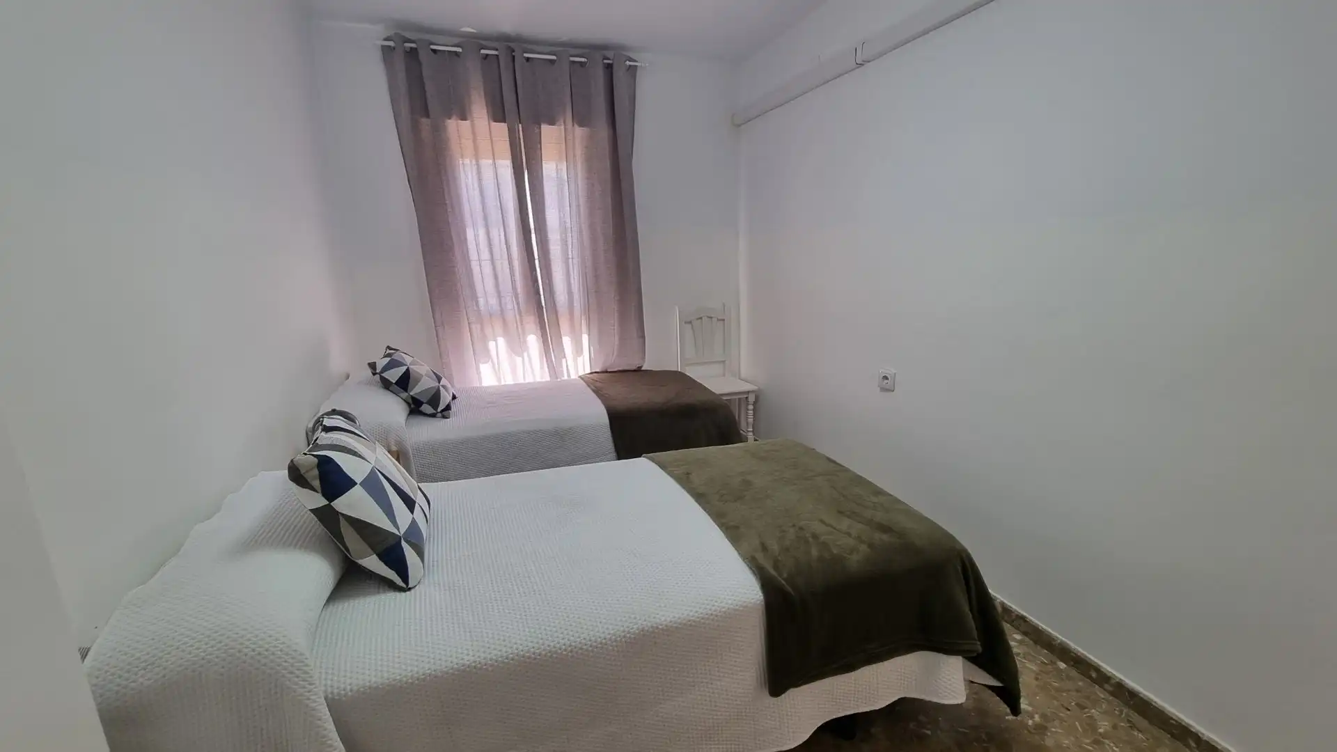 Habitación de Dúplex en venta en Chipiona con Aire acondicionado, Terraza y Amueblado