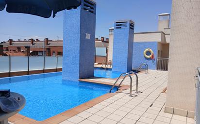 Swimming pool of Attic for sale in Parla  with Air Conditioner and Terrace