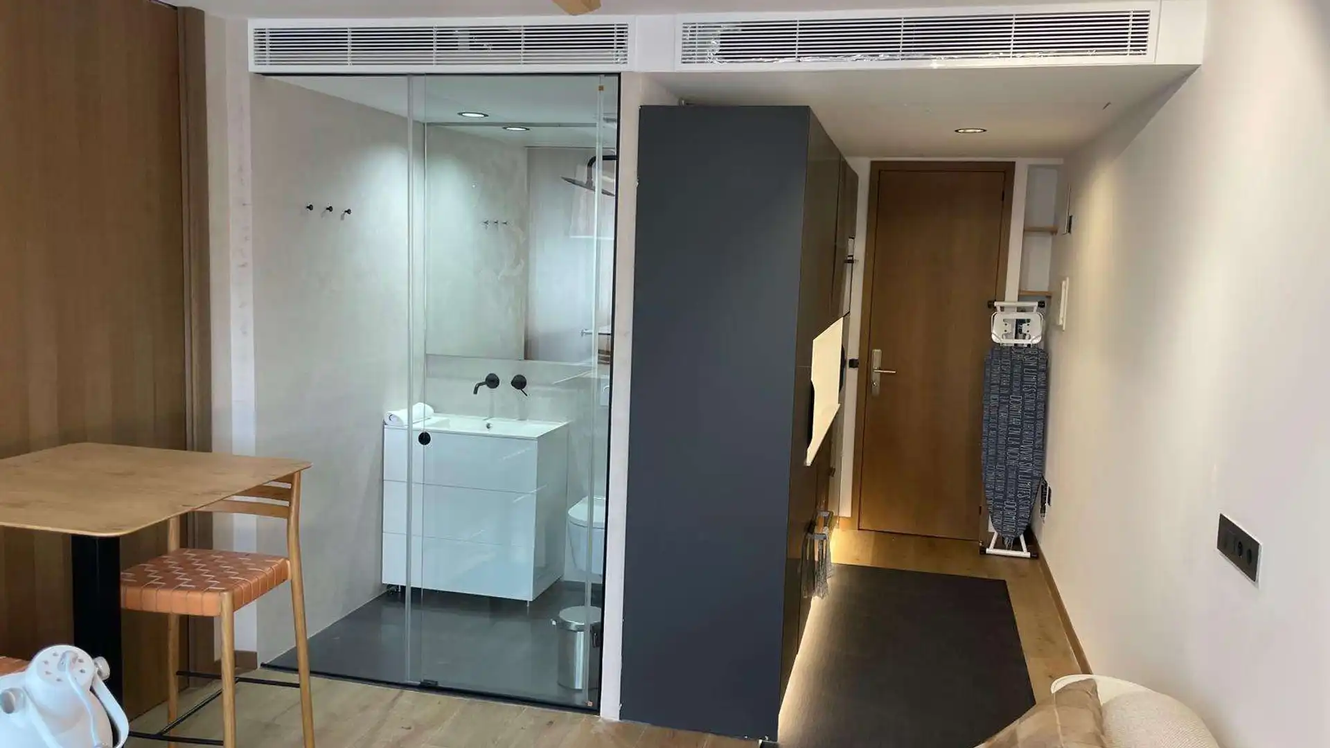 Bany de Estudi per a compartir en  Madrid Capital amb Aire condicionat, Terrassa i Moblat