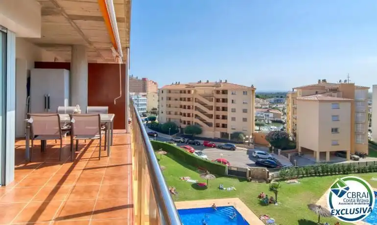 Exterior view of Apartments for sale in Roses  with Air Conditioner and Furnished