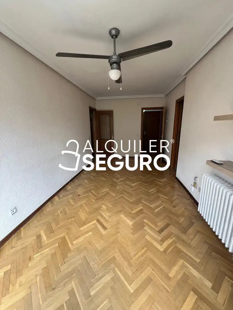Bedroom of Flat for rent in Madrid  with Air Conditioner and Heating