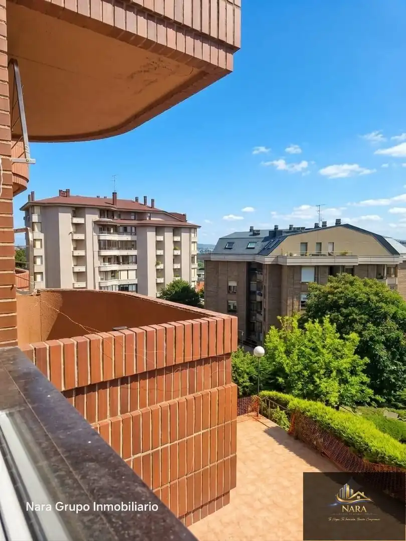 Außenansicht von Wohnung zum Verkauf in Santander mit Heizung, Privatgarten und Parkett