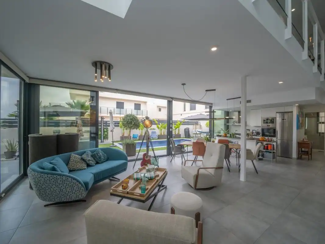 Villa con piscina in vendita a Carrer de Xipre, imagen 2