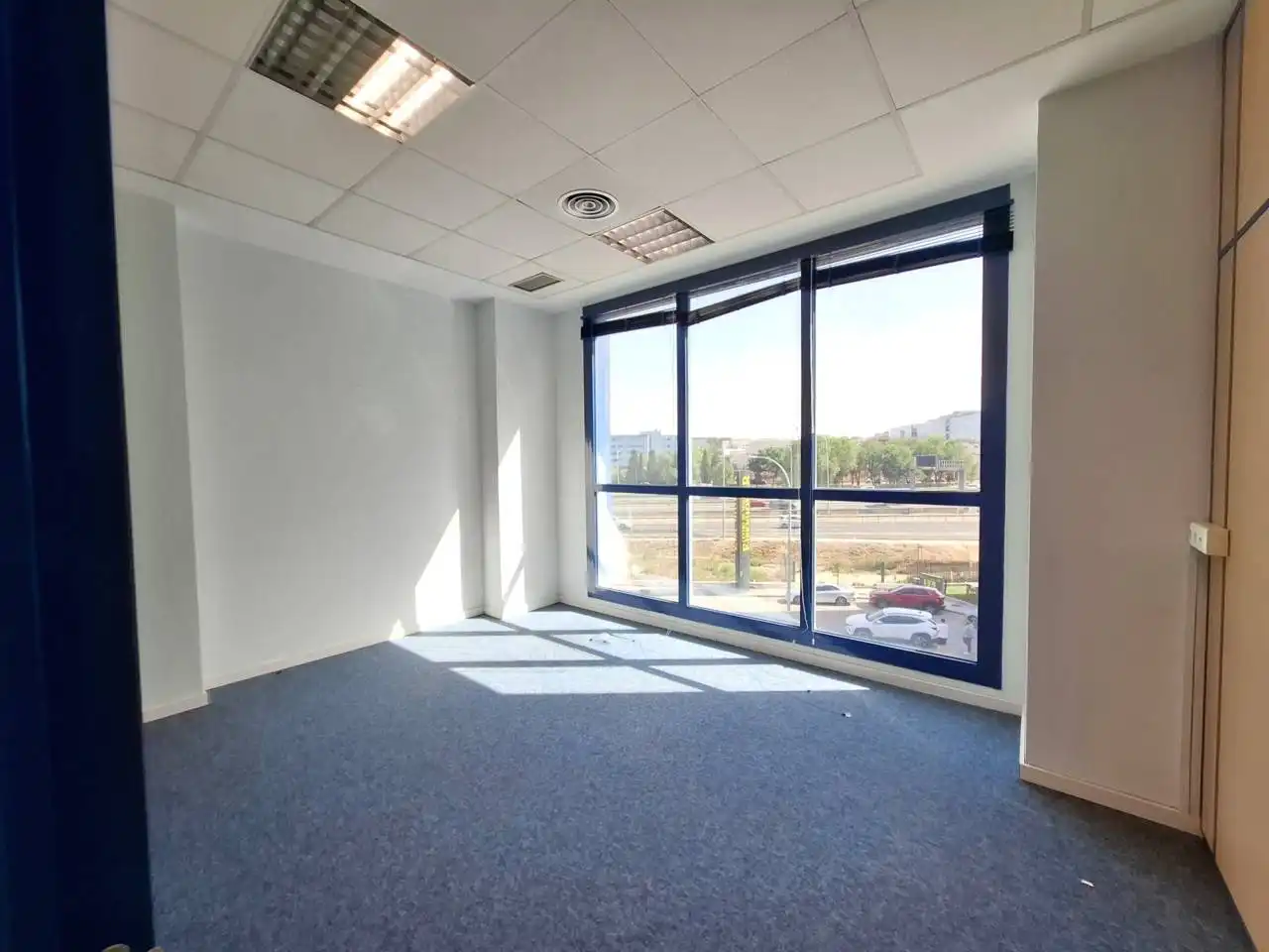 Office for rent in Madrid  with Air Conditioner, Heating and Alarm