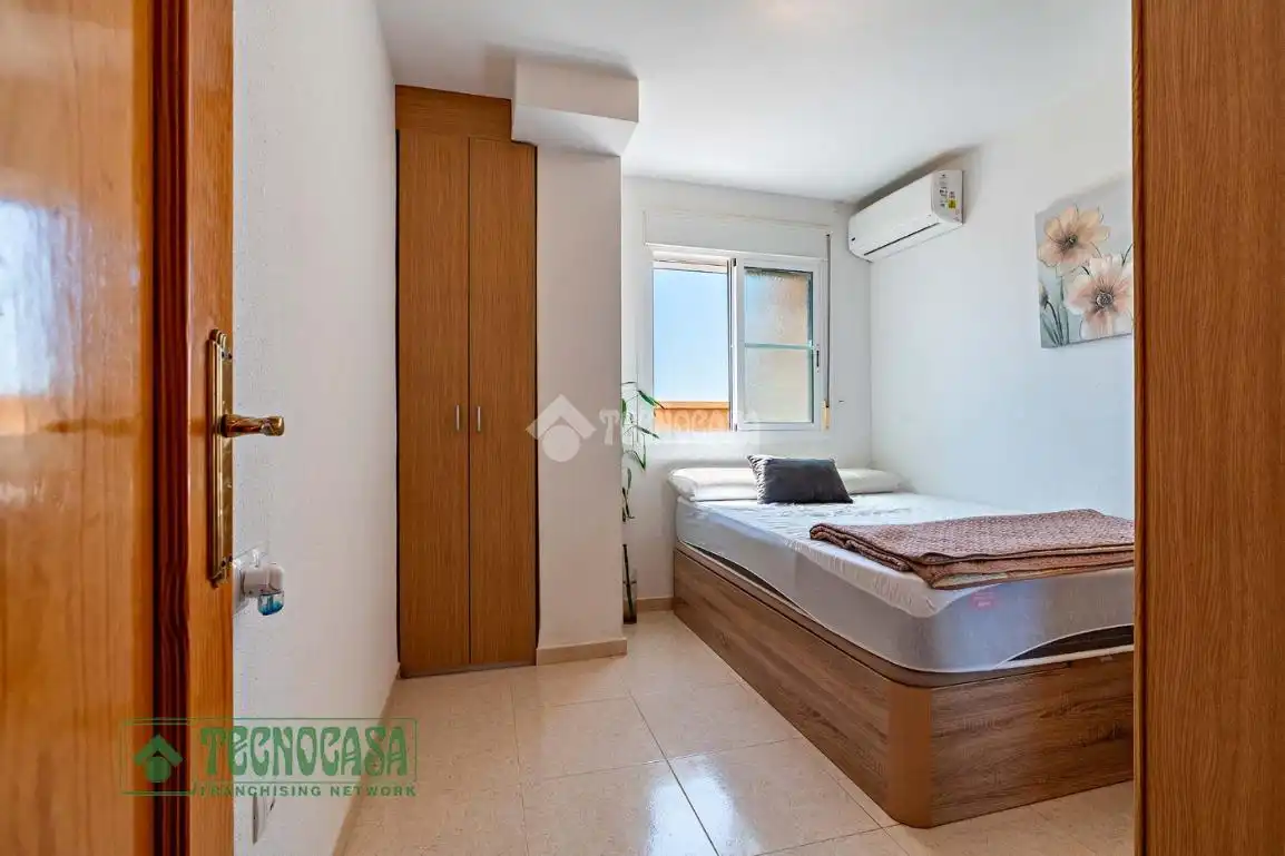 Habitación de Piso en venta en Roquetas de Mar con Calefacción y Terraza