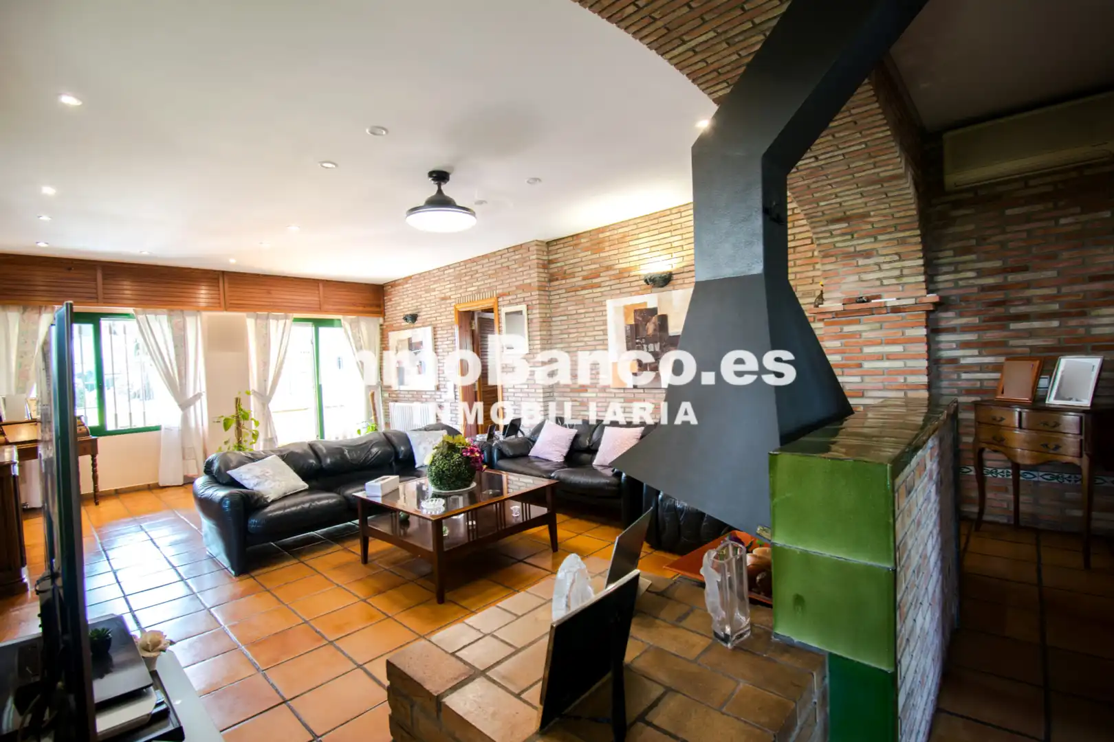 Sala de estar de Casa o chalet en venta en Chiva con Aire acondicionado, Calefacción y Jardín privado