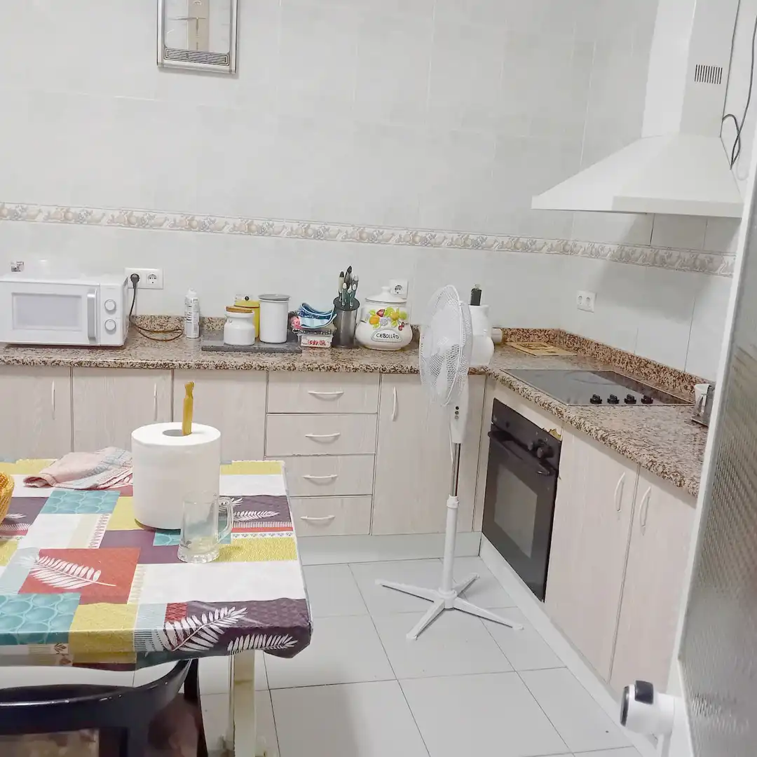 Cuina de Casa adosada en venda en Aranjuez amb Jardí privat, Moblat i Alarma