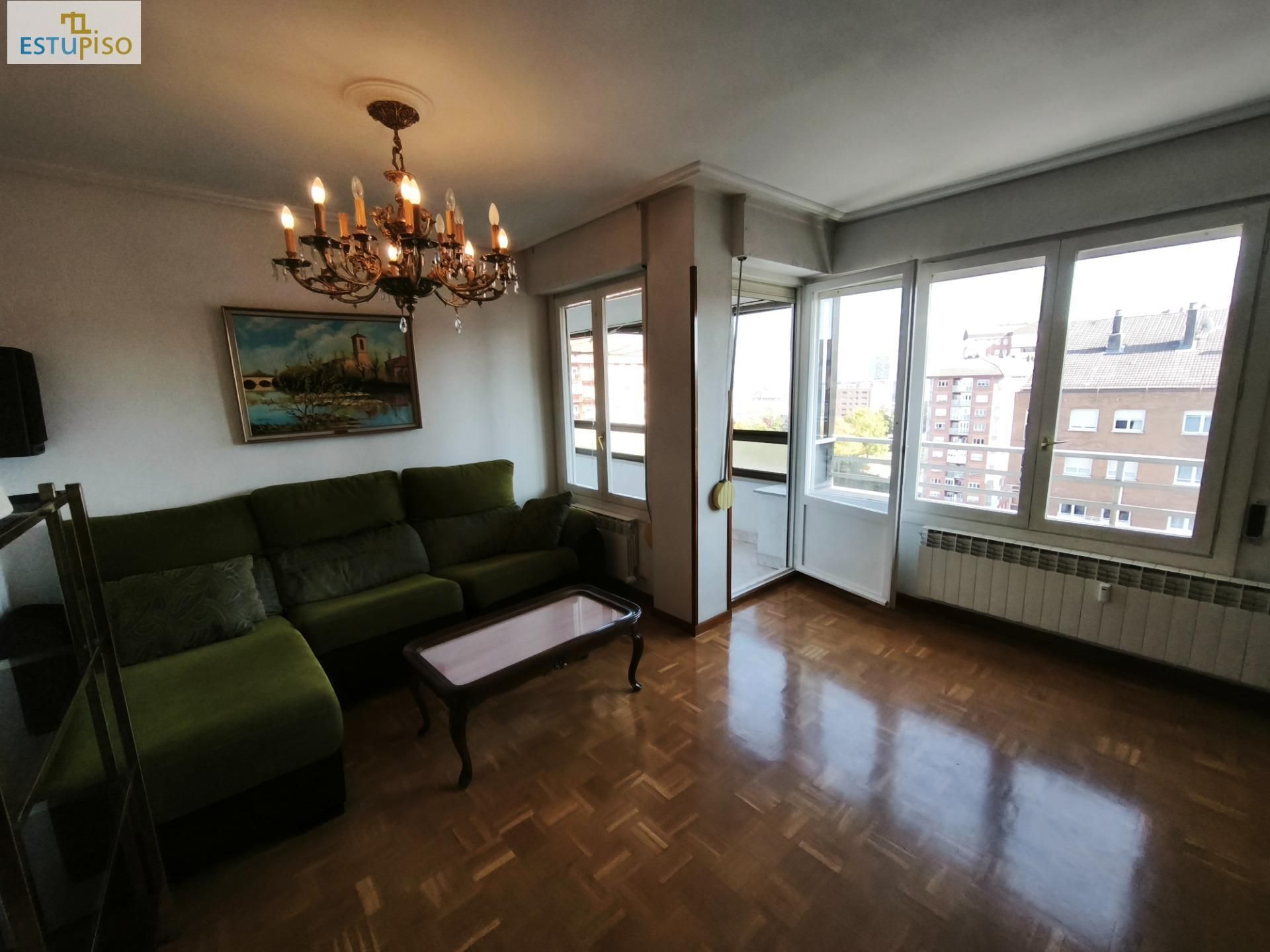 Living room of Flat to rent in Vitoria - Gasteiz  with Heating and Parquet flooring