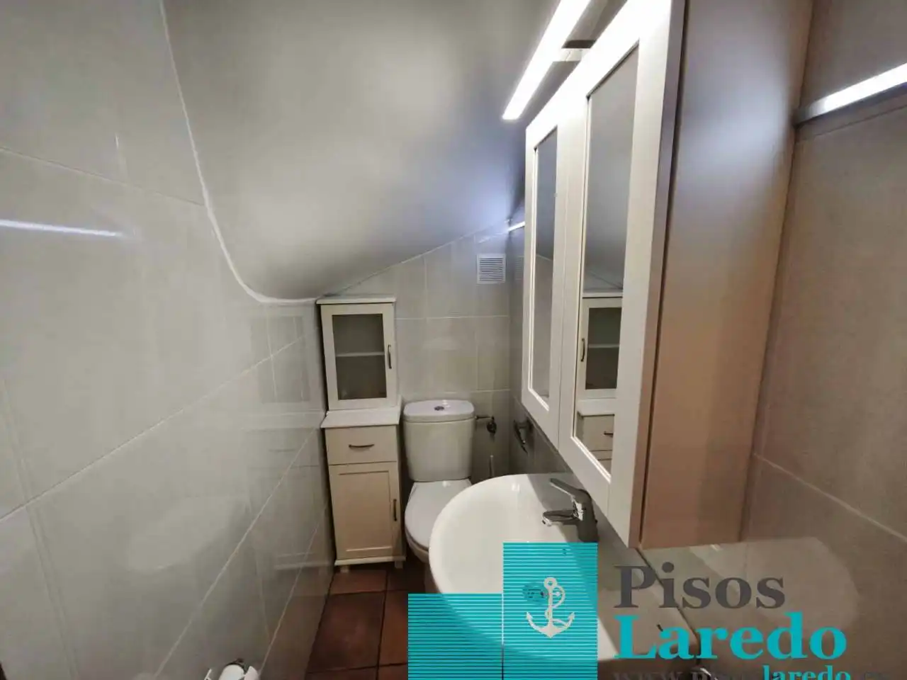 Baño de Piso en venta en Voto con Calefacción y Balcón