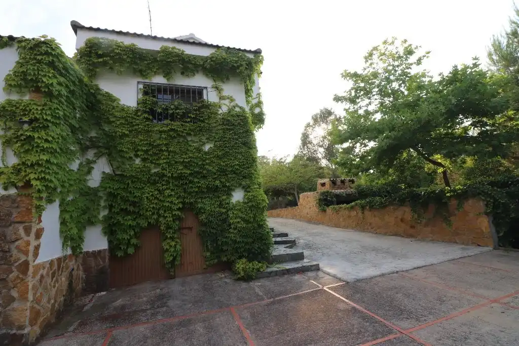 Casa rústica amb piscina en venda a Avinguda Bolot, imagen 10
