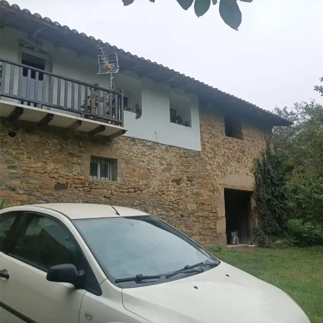 Vista exterior de Finca rústica en venda en Larrabetzu amb Jardí privat, Forn i Rentadora