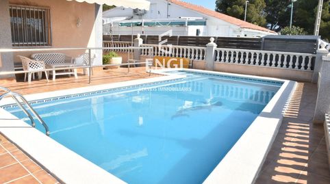 CASA CON PISCINA CINCO HABITACIONES EN BELLAMAR CALAFELL, imatge 3