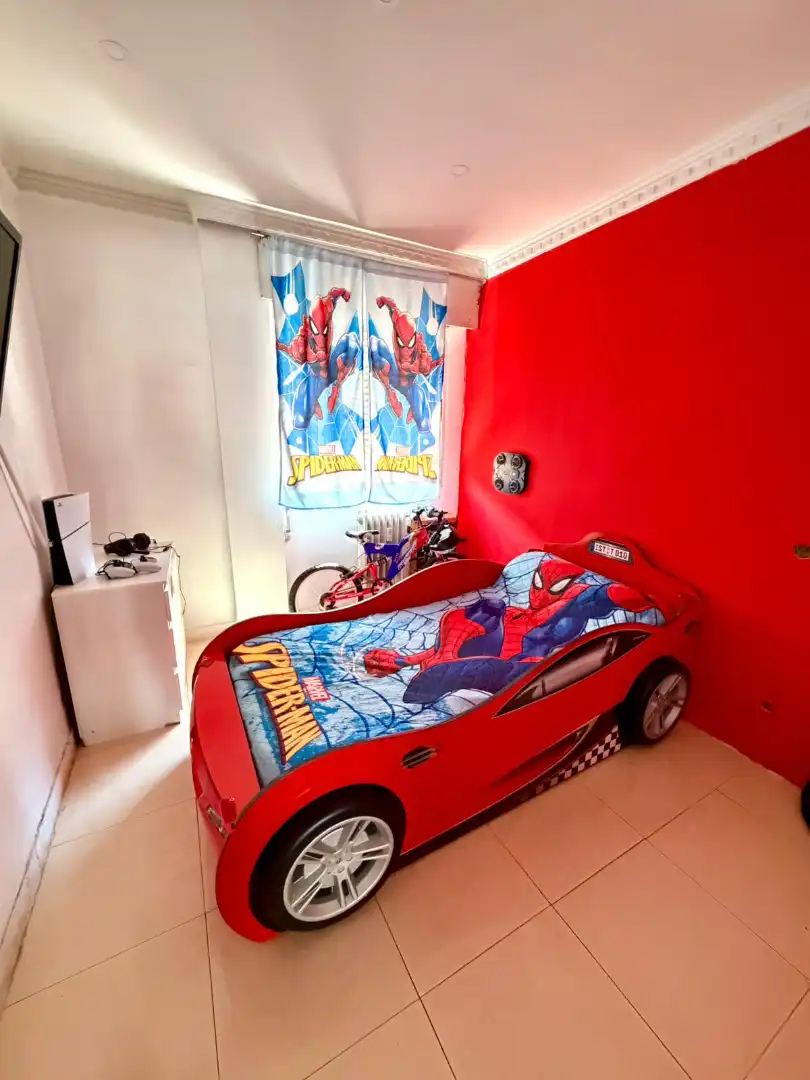 Bedroom of Flat for sale in Madrid  with Air Conditioner, Heating and Storage room