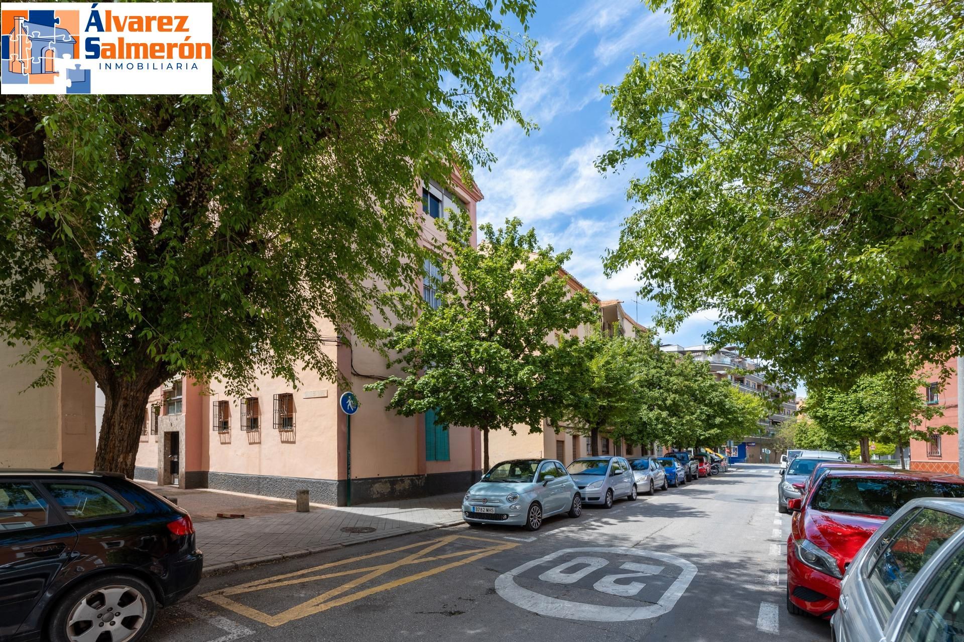Exterior view of Flat for sale in  Granada Capital  with Air Conditioner, Heating and Storage room