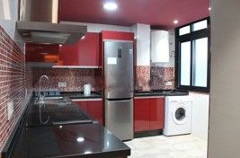 Kitchen of Flat to share in Málaga Capital  with Air Conditioner, Furnished and Oven