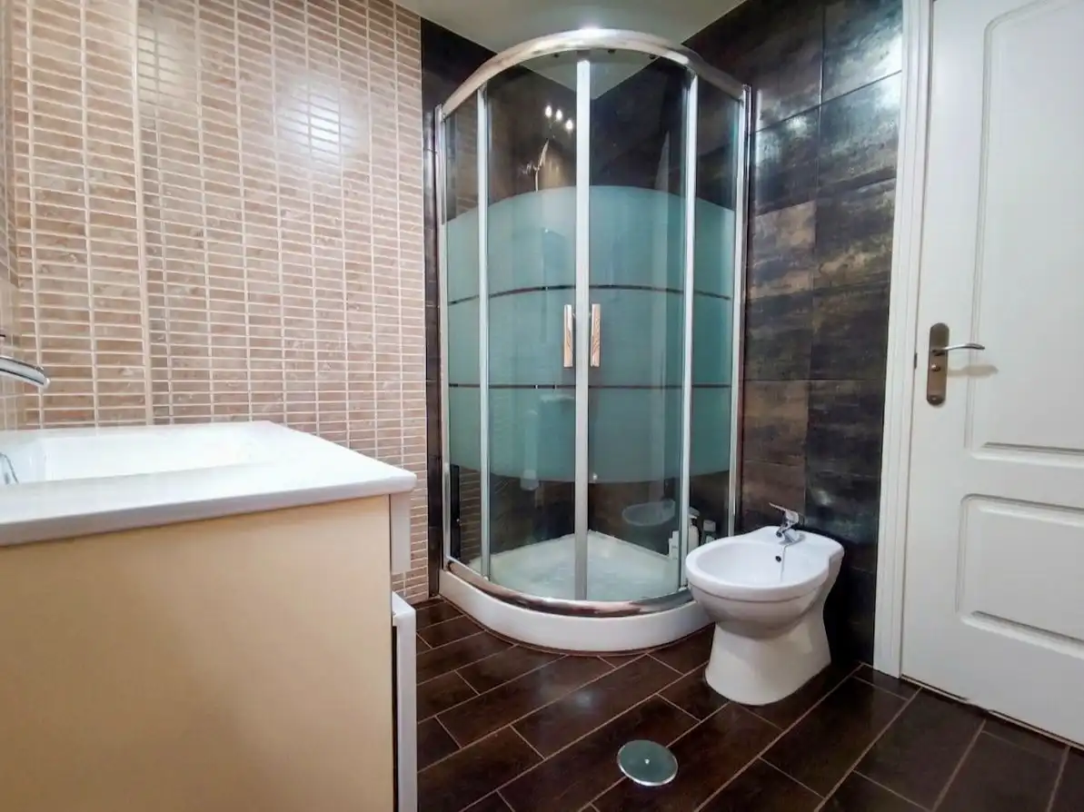 Baño de Piso en venta en Mairena del Aljarafe con Aire acondicionado